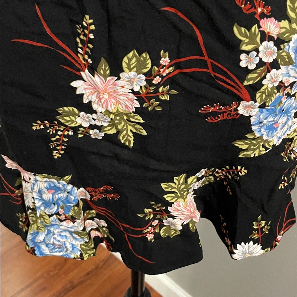 HERE COMES THE SUN -Wrap Romper - Picture 5 of 7